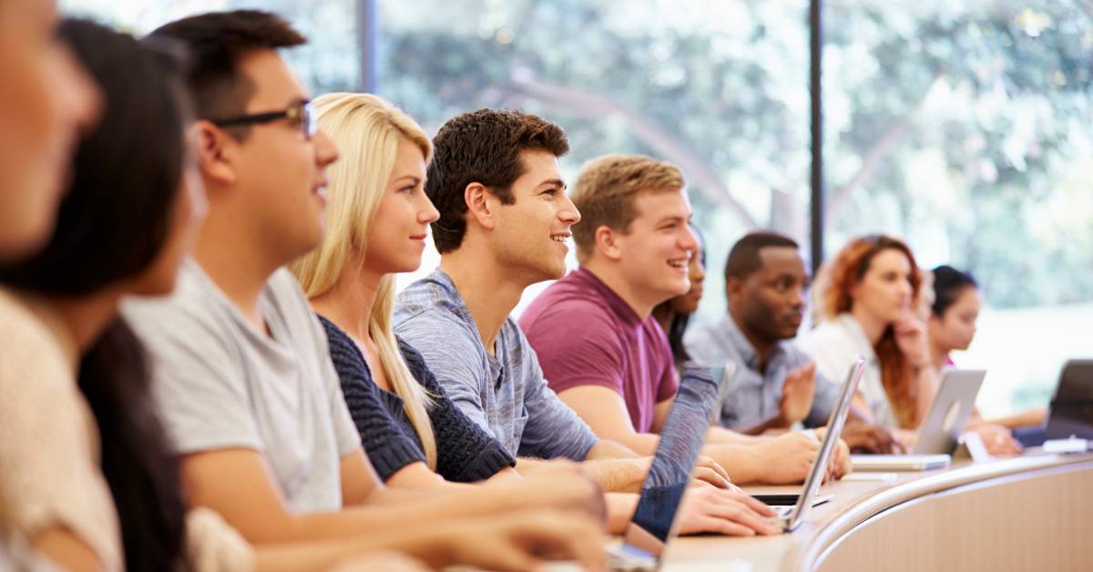 Adapting Education for the Gen Z Era: Lessons from Data Analytics 