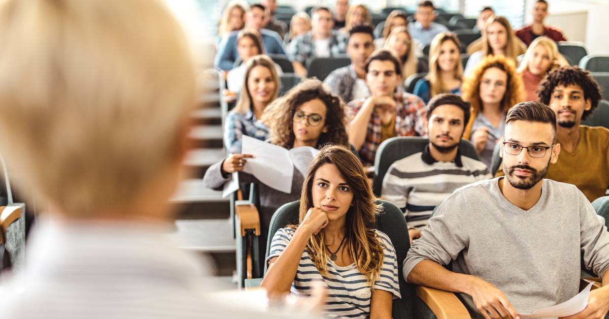 Revolutionizing Data Analytics Education: Gamification and Engagement 