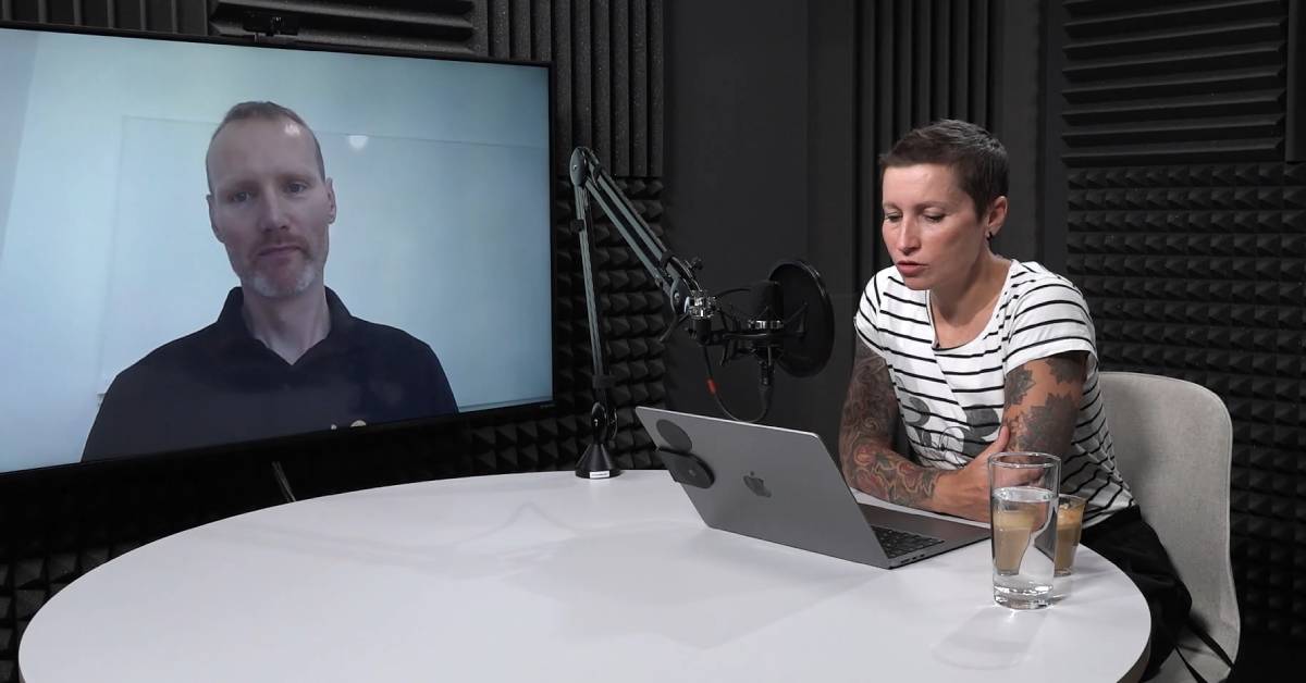 Fabric unifies data work: one version for reporting, SQL, and AI (Lars Andersen, Microsoft)